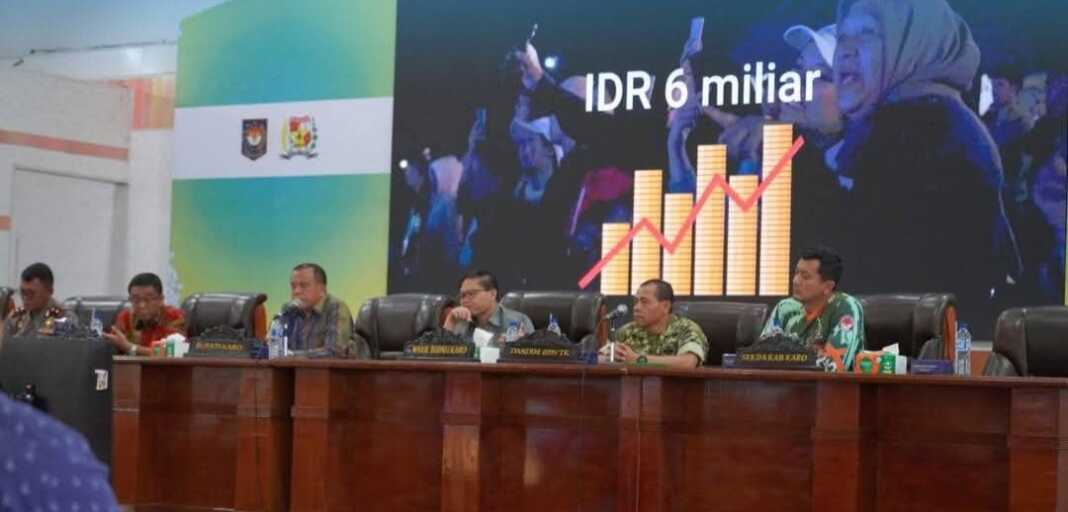 RAKOR: Bupati Karo memimpin rakor persiapan Festival Bunga dan Buah 2026