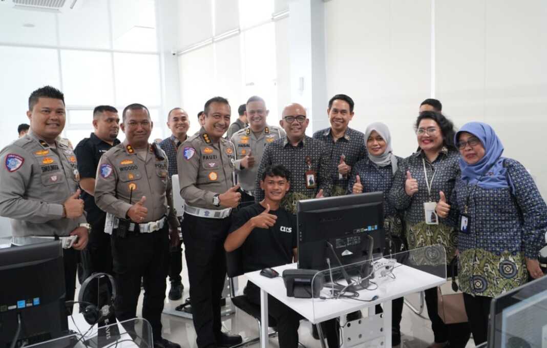 TEST: BPJS Kesehatan bersama dengan Polri melaksanakan kegiatan Field Test Integrasi Sistem Mandatory Kepesertaan JKN Aktif gada Layanan Surat Izin Mengemudi (SIM) di Satuan Penyelenggara Administrasi SIM (Satpas) Polrestabes Medan, pada Selasa (5/5/2026).