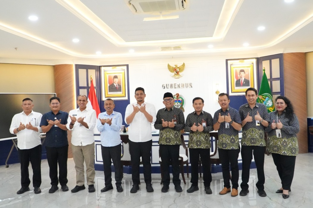 AUDIENSI: Gubsu Muhammad Bobby Afif Nasution saat menerima audiensi Direktur Kepesertaan BPJS Kesehatan Akmal Budi Yulianto, dan Anggota Dewan Pengawas BPJS Kesehatan Afif Johan di ruang kerjanya, pada Selasa (5/5/2026).