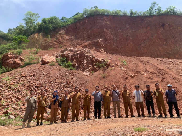 TERTIBKAN: Dinas Perindustrian, Perdagangan, dan ESDM menertibkan aktivitas pertambangan tanpa izin di Dusun Lau Gunung, Desa Pamah, Kecamatan Tanah Pinem, Kabupaten Dairi.(Dok : Disperindag dan ESDM Sumut) TERTIBKAN: Dinas Perindustrian, Perdagangan, dan ESDM menertibkan aktivitas pertambangan tanpa izin di Dusun Lau Gunung, Desa Pamah, Kecamatan Tanah Pinem, Kabupaten Dairi.(Dok : Disperindag dan ESDM Sumut)