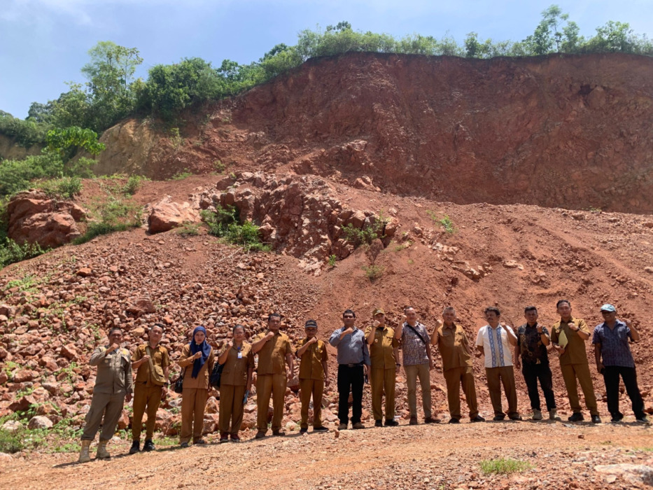 TERTIBKAN: Dinas Perindustrian, Perdagangan, dan ESDM menertibkan aktivitas pertambangan tanpa izin di Dusun Lau Gunung, Desa Pamah, Kecamatan Tanah Pinem, Kabupaten Dairi.(Dok : Disperindag dan ESDM Sumut)