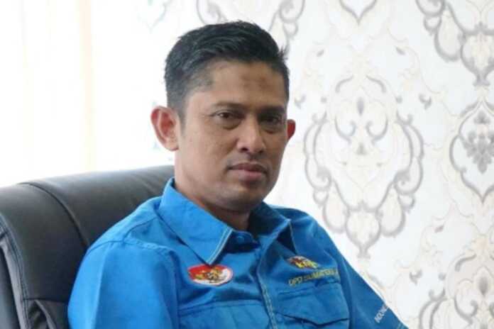 Bukhori, M.Pd. Pemerataan akses pendidikan di Kota Medan kembali menjadi sorotan. Wakil Bendahara Umum (Wabendum) Komite Nasional Pemuda Indonesia (KNPI) Sumatera Utara, Bukhori, M.Pd., mendesak Pemerintah Kota (Pemko) Medan agar memberikan hak yang setara bagi siswa madrasah dalam menerima program Bantuan Siswa Miskin (BSM).