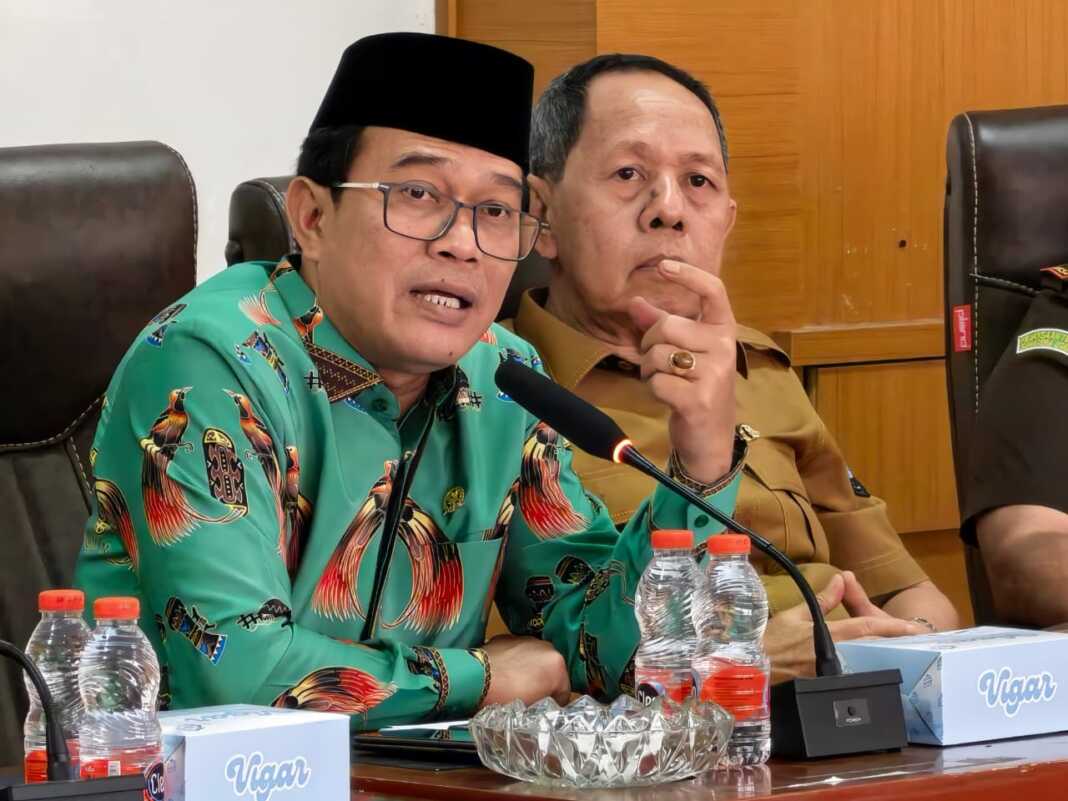 Anggota DPD RI sekaligus Ketua Tim Kerja Tindak Lanjut Badan Akuntabilitas Publik (BAP) DPD RI, Pdt Penrad Siagian, melakukan kunjungan kerja ke Kabupaten Padang Lawas Utara (Paluta) pada Senin (11/5). Foto: Dok Tim Anggota DPD RI Pdt Penrad Siagian