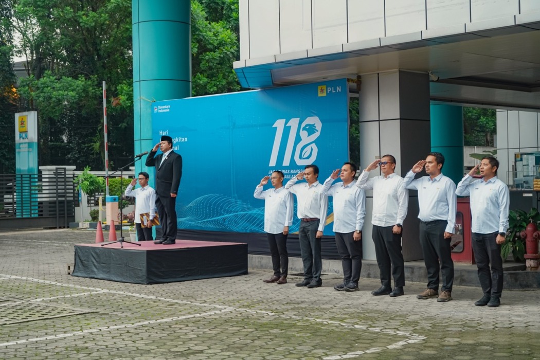 UPACARA: PLN UIP SBU saat upacara bendera dalam memperingati Hari Kebangkitan Nasional (Harkitnas) 2026 di halaman Kantor PLN UIP SBU, Selasa (20/5/2026).