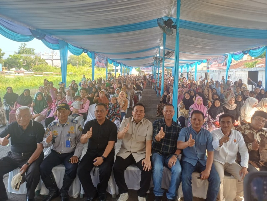 SOSIALISASI: Wakil Ketua DPRD Kota Medan dari Fraksi Gerindra, Zulkarnaen S.K.M menggelar Sosialisasi Perda Kota Medan tentang Pengelolaan Persampahan di Kecamatan Medan Tembung, Sabtu (13/6/2026).(Markus Pasaribu/Sumut Pos).