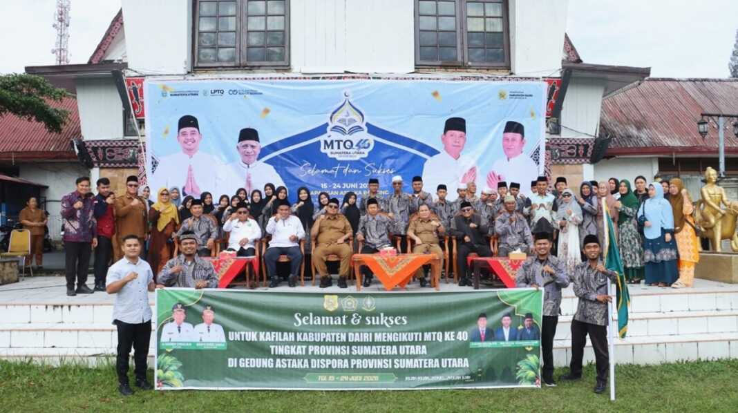 LEPAS: Bupati Dairi Ir Vickner Sinaga didampingi Sekda, Surung Charles Lamhot Bantjin, Ketua MUI Wahlin Munthe dan Ketua LPTQ Jono Pasi saat melepas kafilah Dairi ikuti lomba MTQ ke-40 tingkat provinsi, Senin (15/6).RUDY SITANGGANG/SUMUT POS.