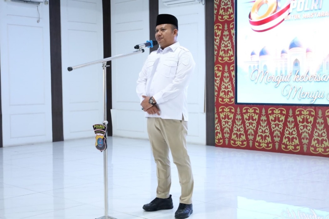 HADIR: Wakil Bupati Asahan, Rianto SH MAP menghadiri kegiatan doa bersama lintas agama yang diselenggarakan Polres Asahan dalam rangka memperingati HUT Bhayangkara.