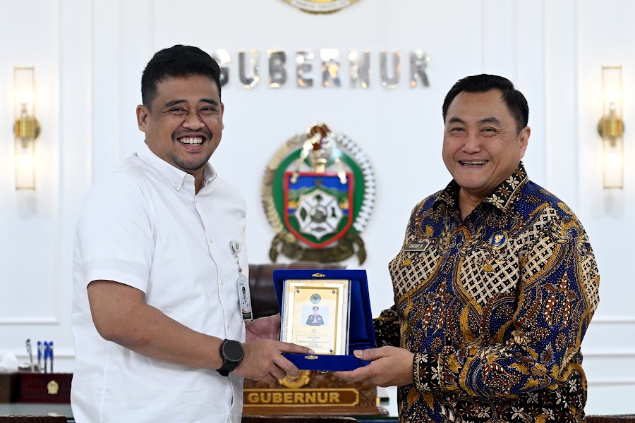 AUDIENSI: Gubsu Muhammad Bobby Afif Nasution menerima audiensi Kepala Badan Narkotika (BNN) Provinsi Sumut Brigjen Pol Tatar Nugroho beserta jajaran di ruang kerja Gubernur, lantai 10 Kantor Gubernur Sumut, Jalan Diponegoro nomor 30, Medan, Selasa (2/6/2026).(Diskominfo Sumut)