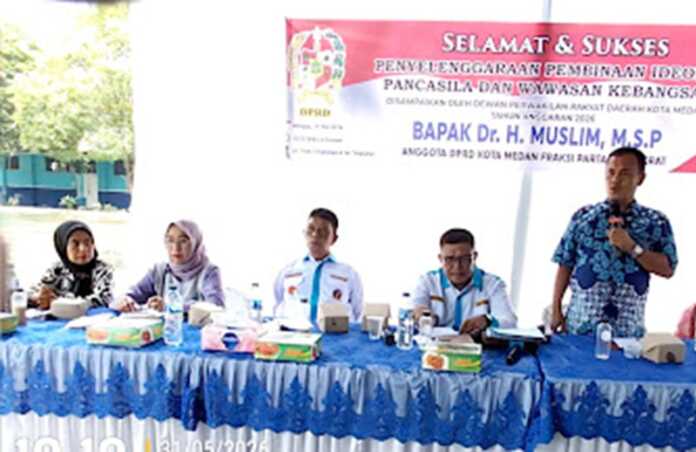Bahaya Narkoba PEMBINAAN: Anggota DPRD Kota Medan, Dr H Muslim M.S.P saat menggelar Pembinaan Ideologi Pancasila dan Wawasan Kebangsaan di Kelurahan Tangkahan, Medan Labuhan, Minggu (31/5/2026).