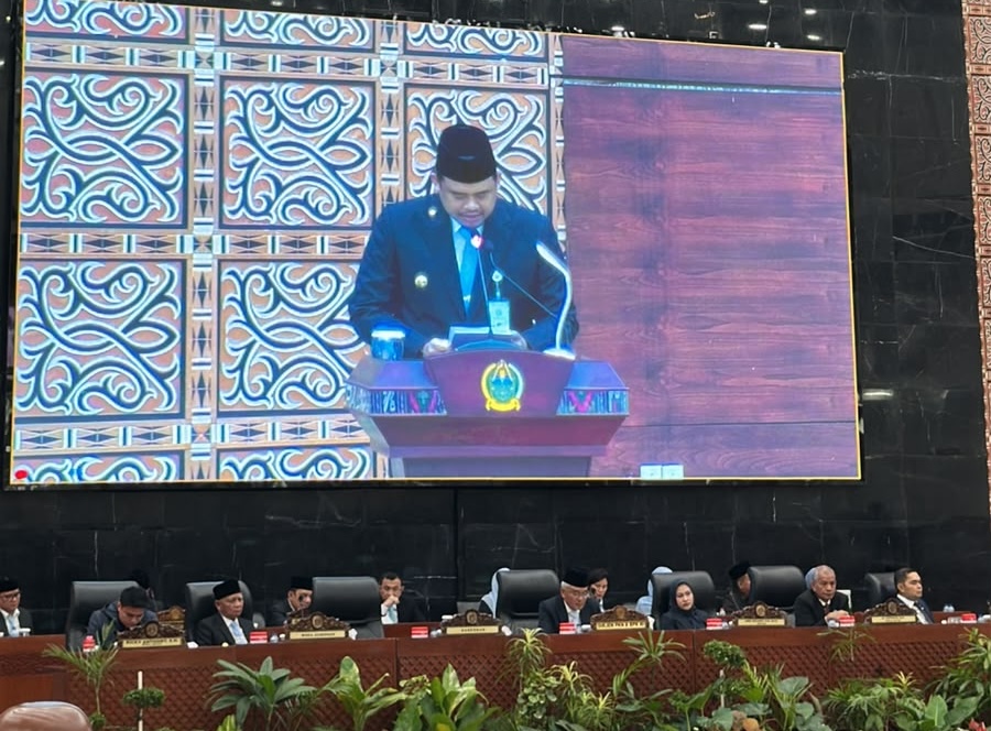USULKAN: Gubsu Muhammad Bobby Afif Nasution, mengusulkan penggabungan atau merger sejumlah Badan Usaha Milik Daerah (BUMD) milik Pemerintah Provinsi Sumatera Utara.(Dok : Ihsan Syahreza)