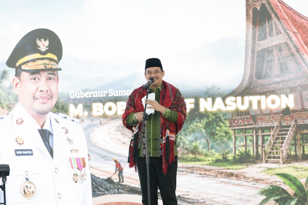 SILATURAHMI: Gubs Muhammad Bobby Afif Nasution saat bersilaturahmi bersama Ikatan Keluarga Sipiongot (IKDS) di Jalan Menteng Indah, Medan Denai, Minggu (28/6/2026). (Diskominfo Sumut)