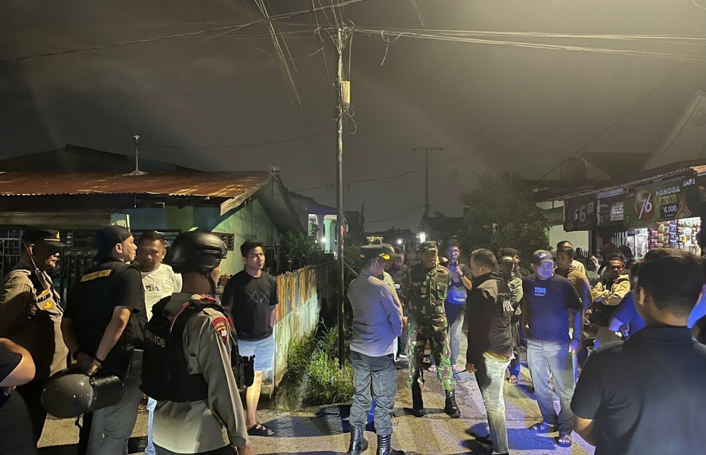 PATROLI: Personel Brimob Polda Sumut saat melaksanakan patroli gabungan KRYD. (FOTO: Brimob Polda Sumut)
