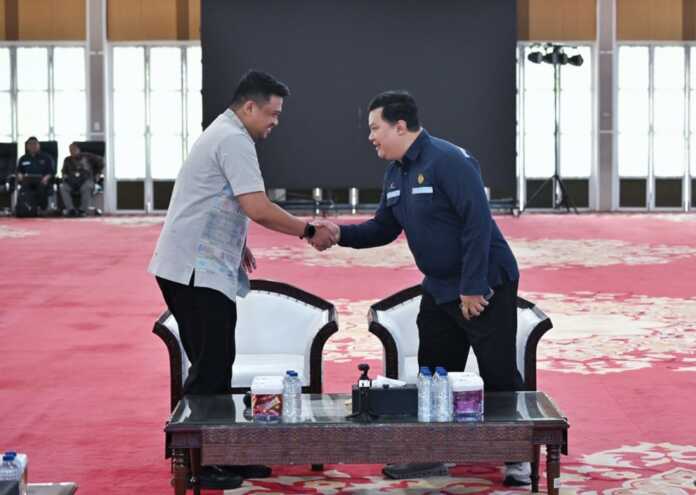 Gubsu Dorong Percepatan AUDIENSI: Gubsu Muhammad Bobby Afif Nasution menerima audiensi Kepala Perwakilan Satuan Kerja Khusus Pelaksana Kegiatan Usaha Hulu Minyak dan Gas Bumi (SKK Migas), Kamis (4/6/2026).(Diskominfo Sumut)