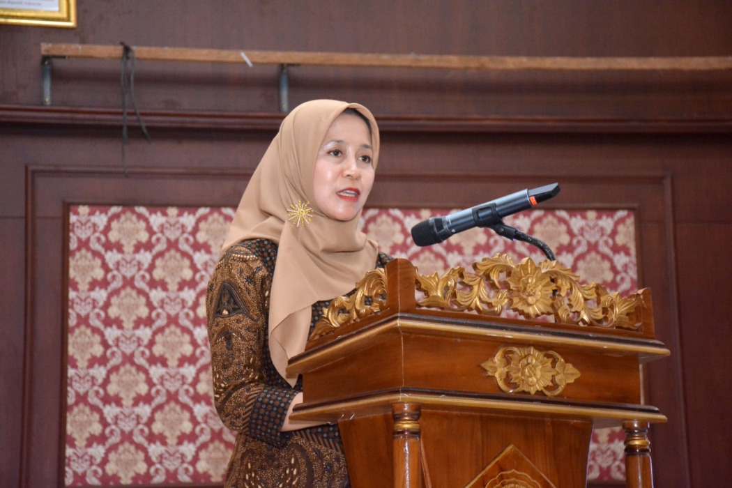 Sambutan Ketua Lembaga Kerjasama dan UMKM UPMI Dr Dewi Suma SE MM yang juga Dekan Fakultas Ekonomi UPMI Medan. (Foto : Hotman Simbolon)