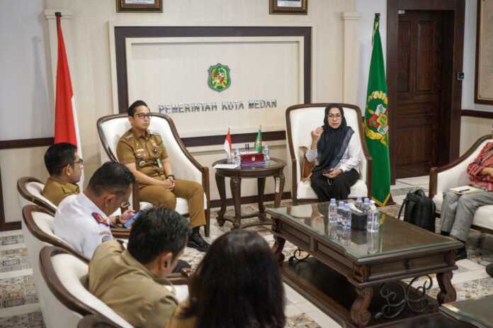 PERTEMUAN: Wali Kota Medan Rico Tri Putra Bayu Wass saat pertemuan dengan Dirjen Perhubungan Darat.