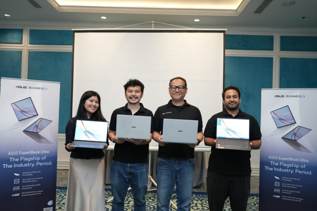 ASUS ExpertBook Ultra resmi meluncur di pasar Indonesia untuk menyasar segmen premium. Laptop kerja kelas flagship ini hadir sebagai Copilot+ PC yang mengungguli sejumlah kompetitor utama melalui integrasi kecerdasan buatan (AI) lokal, layar inovatif, dan sistem keamanan berlapis tingkat enterprise.