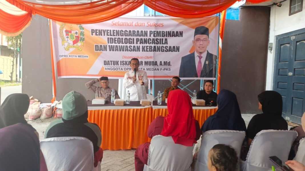 SOSIALISASI: Anggota DPRD Kota Medan Fraksi PKS, Datuk Iskandar Muda AMd menggelar Sosialisasi Pembinaan Ideologi Pancasila dan Wawasan Kebangsaan yang digelar disejumlah lokasi di antaranya di Jalan Ngalengko, Kelurahan Perintis, Kecamatan Medan Timur dan Jalan Ampera Kelurahan Bantan Medan Tembung, Sabtu (11/07/2026).