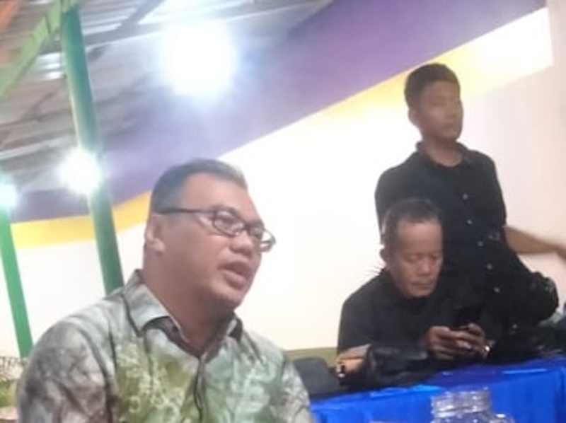 Ketua FKDM Deli Serdang Soelarno ( kanan) disamping Bupati Deli Serdang