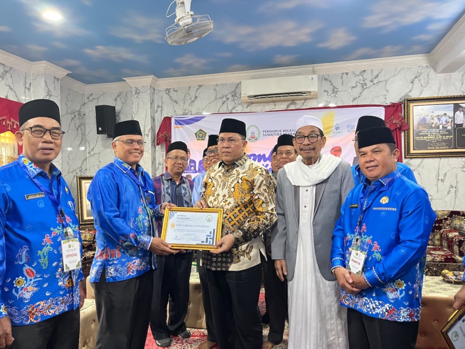 LOMBA: Kakanwil saat menghadiri Lomba Pembacaan Khutbah Nikah Penghulu Tahun 2026 di Aula Pesantren Al Kautsar Al Akbar Medan, Rabu (22/07).