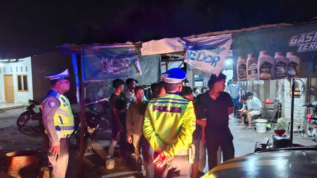 PATROLI: Satlantas Polres Batubara menggelar patroli blue light malam  WIB di kawasan Simpang RSUD, Sabtu (25/7)// malam. Foto.Humas Polres Batubara