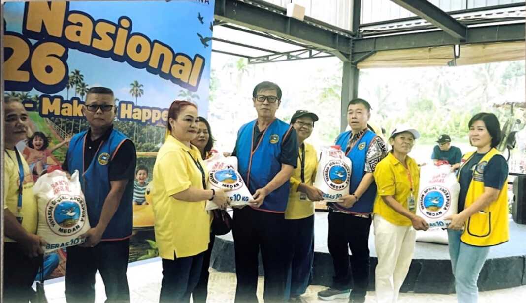 HAN 2026: Pengurus Yayasan Sosial Angsapura Medan ketika berbagi kebahagiaan dalam rangka peringatan HAN 2026 di Sekretariat DPP AYAKIB, Jalan Bawang Raya Perumnas Simalingkar. (Humas YASORA).