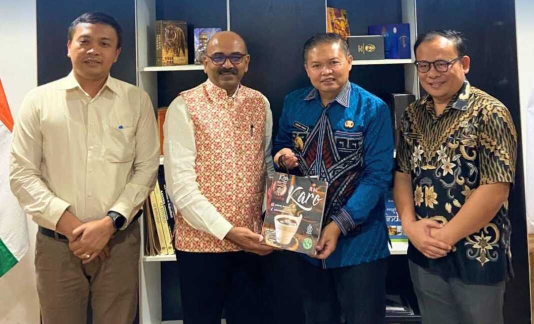 KONSUL: Wakil Bupati Karo menemui Konsulat Jenderal India di Medan.