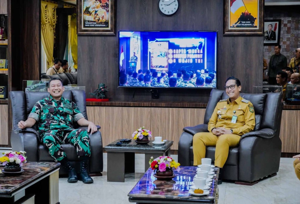 Wali Kota Medan Rico Waas saat silaturahmi dengan Pangdam I/Bukit Barisan.