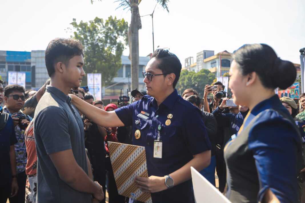 Wali Kota Medan Rico Waas dalam Program Tembus Ijazah.