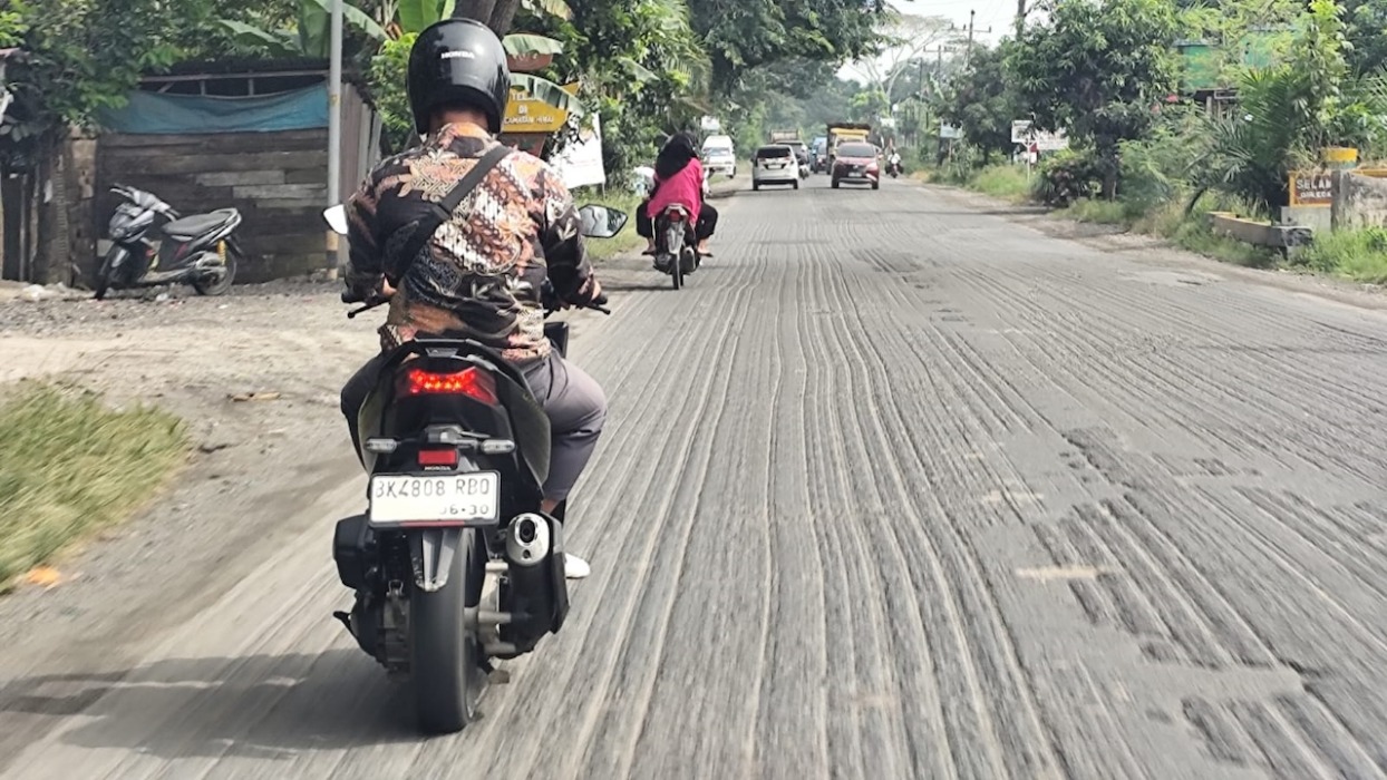 Jalan Lintas Medan-Banda Aceh Dikeruk, PUTR Langkat Desak Balai Segera Perbaiki