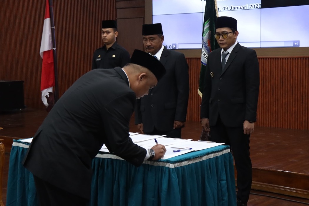 DILANTIK: Irsan Firdaus saat dilantik sebagai Kadis Perkim dan kini mengundurkan diri. (Diskominfo Binjai/Sumut Pos)