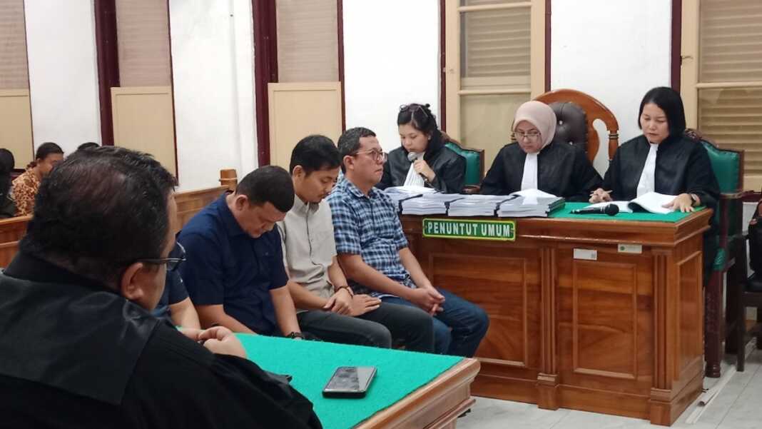 SIDANG: Empat terdakwa korupsi MFF 2024, menjalani sidang tuntutan di Pengadilan Tipikor Medan, Kamis (30/7/2026). (Dok: Gusman/Sumut Pos)
