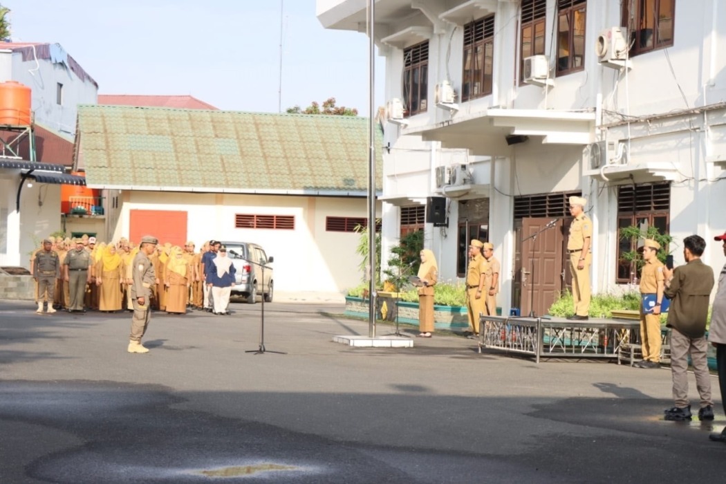 Apel gabungan di Balai Kota Binjai dengan pelaksana Satpol PP. (Diskominfo Binjai/Sumut Pos)