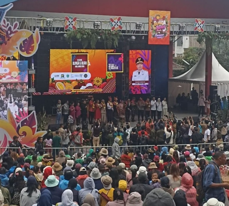 FBB: Panggung event Festival Bunga dan Buah di Taman Mejuah-juah Berastagi.
