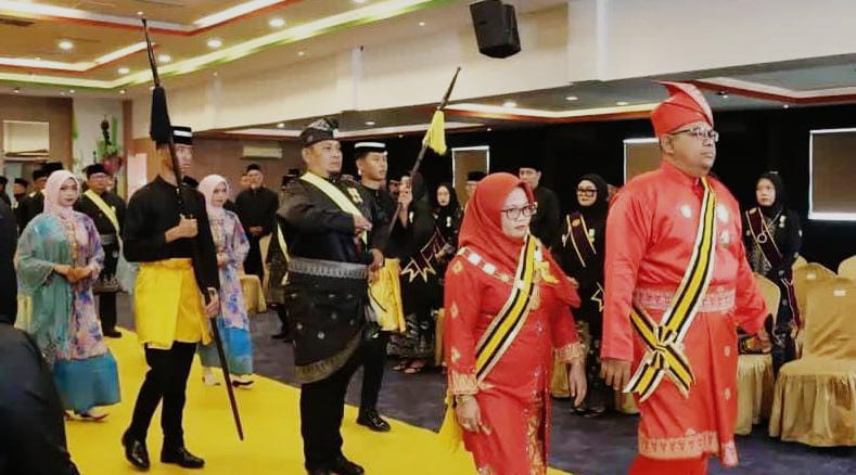 MELAYU: Majelis Merafak Sembah Tahniah sempena Hari Jadi ke-16 pernikahan YTAM Raja Kejeruan Metar Bilad Deli XI Tuanku Muhammad Fauzi, S.Kom, M.H bergelar Al Mulk Akbar Shah bersama YAM Cik Anita, S.E gelar Sri Ampuan Permaisuri Diraja Kejeruan Metar Bilad Deli. (Istimewa/Sumut Pos)