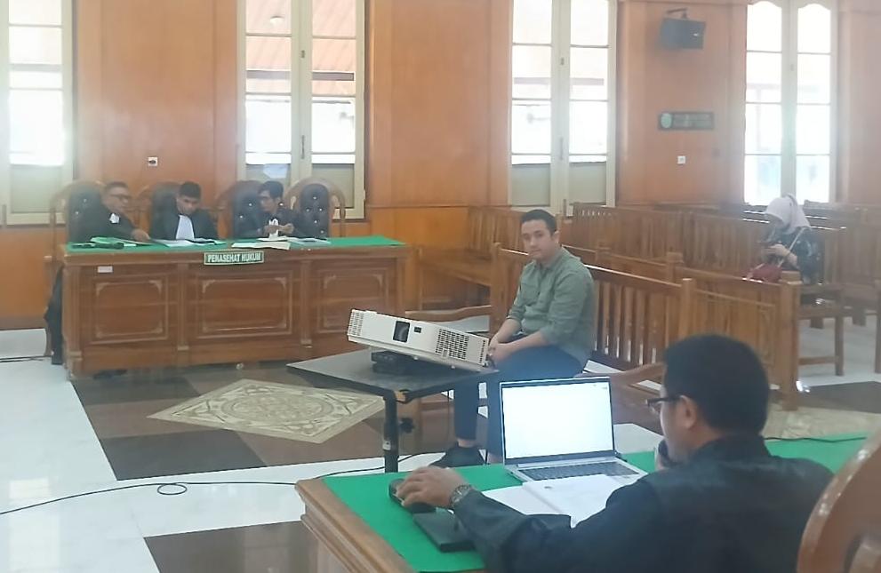 Yaqub Abdhal Al Mu'arif alias Yakub selaku pihak swasta, menjalani sidang dakwaan di Pengadilan Tipikor Medan, Kamis (17/9/2026). (Dok: Gusman/Sumut Pos).