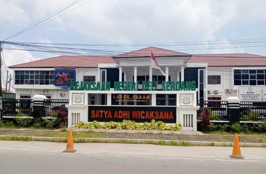 Kantor Kejari Deliserdang di Lubukpakam.