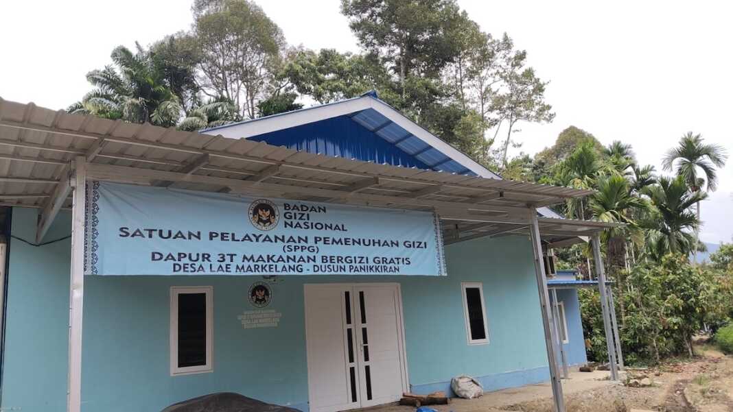 BELUM BEROPERASI: Salahsatu SPPG MBG prioritas 3T tepatnya di Dusun Dusun Panikkiran, Desa Lae Markelang, Kecamatan Siempat Nempu Hilir hingga kini belum beroperasi.(RUDY SITANGGANG/SUMUT POS).