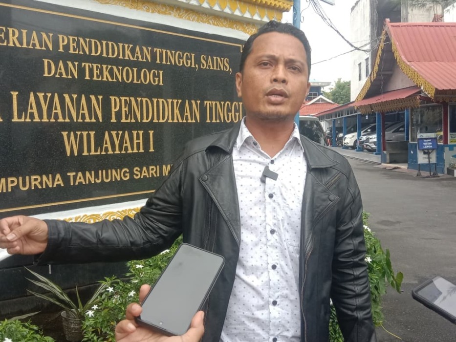 Koordinator AKDA, Liston Hutajulu saat memberikan keterangan kepada wartawan. (Ist)
