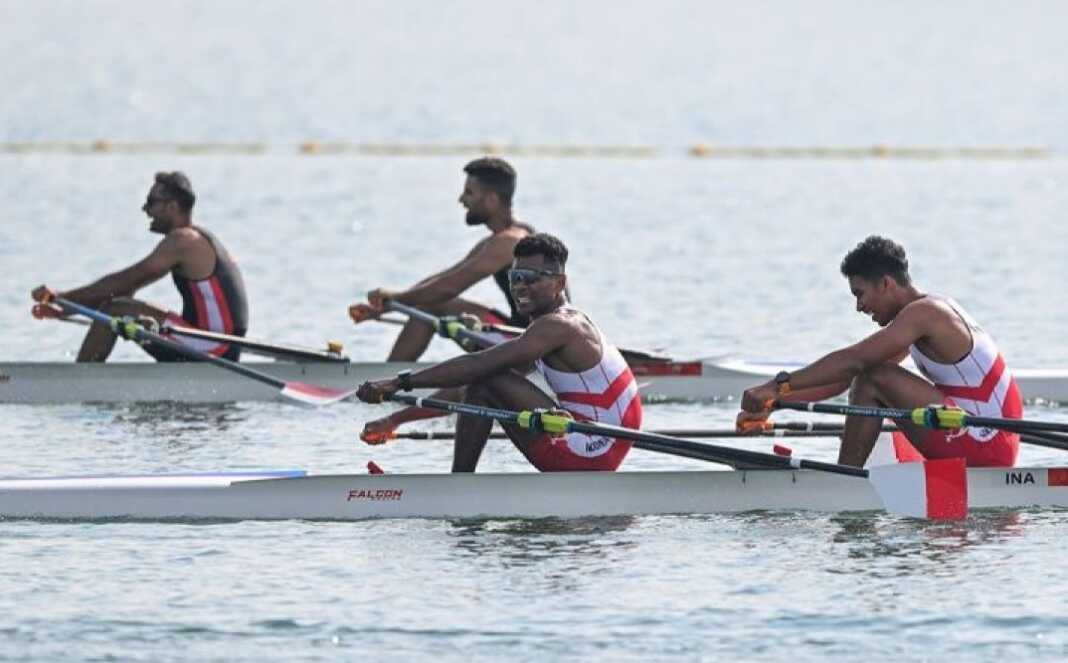 RAIH PERAK: Tim rowing Indonesia kembali menambah medali perak Asian Games Aichi-Nagoya 2026 setelah finis kedua pada nomor men's quadruple sculls di Nagaragawa International Regatta Course, Gifu, Jepang, Kamis (24/9).