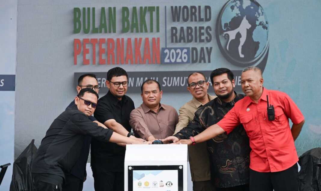 Pj Sekda Provsu Timur Tumanggor membuka Bulan Bakti Peternakan dan World Rabies Day (WRD) tingkat Sumatera Utara Tahun 2026 di Lapangan Astaka Medan Sport Center, Jalan Wiiliam Iskandar Kabupaten Deliserdang, Sabtu (26/9/2026).(Dok : Dinas Kominfo Sumut).