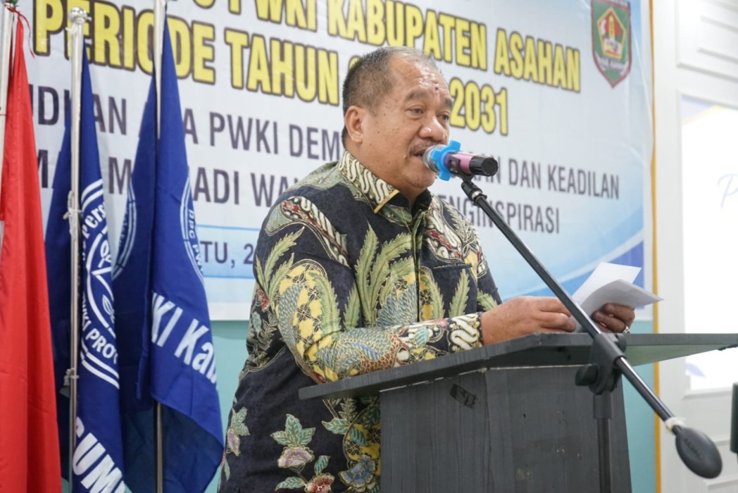 PELANTIKAN: Bupati Asahan, Taufik Zainal Abidin SSos MSi menghadiri pelantikan Pengurus DPC PWKI Kabupaten Asahan periode 2026–2031 di Aula Hotel Antariksa Kisaran, Sabtu (26/9).