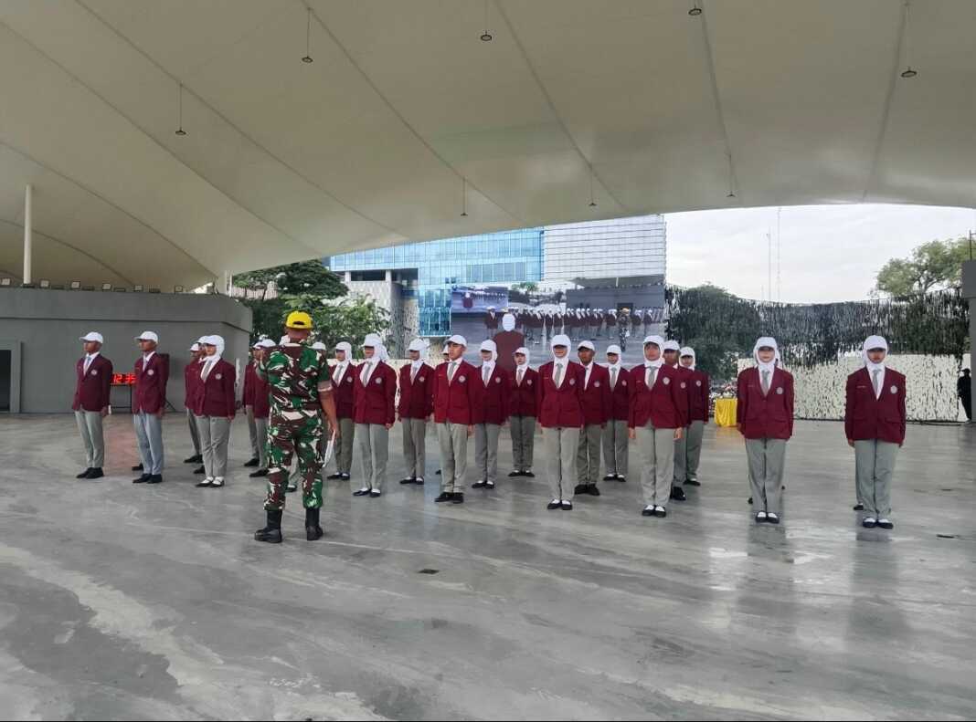 LOMBA: Kodam I/BB saat menggelar lomba PBB pelajar dan mahasiswa, di di Lapangan Merdeka Medan. (Istimewa/Sumut Pos)