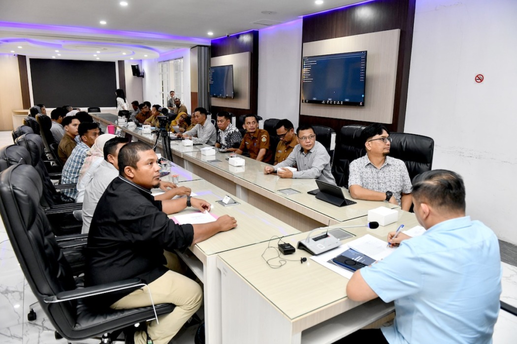 RAKOR: Kepala Dinas Kominfo Provinsi Sumut Erwin Hotmansah Harhap memimpin Rakor Pemutakhiran Data Blankspot Se-Provinsi Sumut di Aula Trasparasi, Dinas Kominfo Sumut, Jalan HM said Medan, Selasa (29/9/2026). (Dok : Diskominfo Sumut).