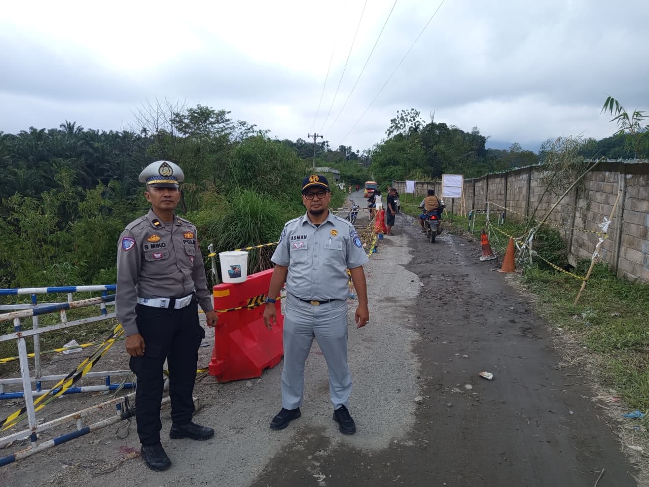 Jalan Alternatif Langkat–Karo Longsor, Bus Wisata Dilarang Melintas