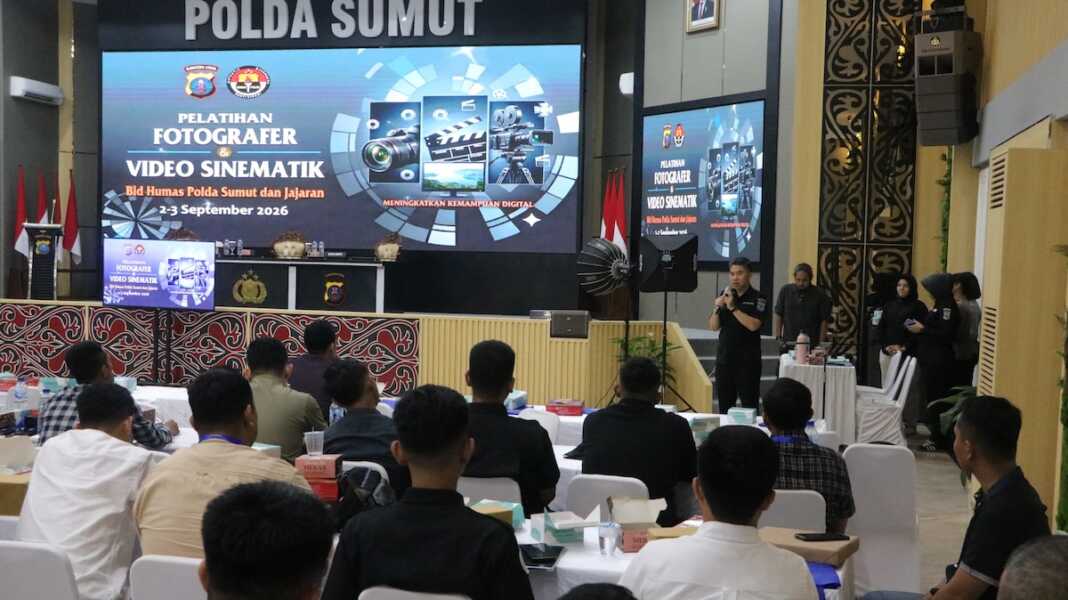 Bidhumas Polda Sumut saat menggelar pelatihan fotografi dan video sinematik, di Mapolda Sumut. Istimewa/Sumut Pos.