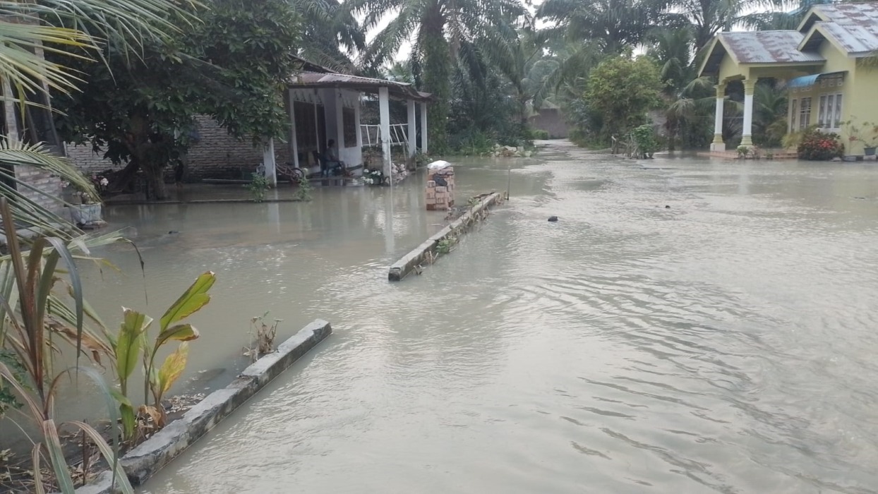 Batubara Terendam Banjir, Pesisir Medan Waspada Rob