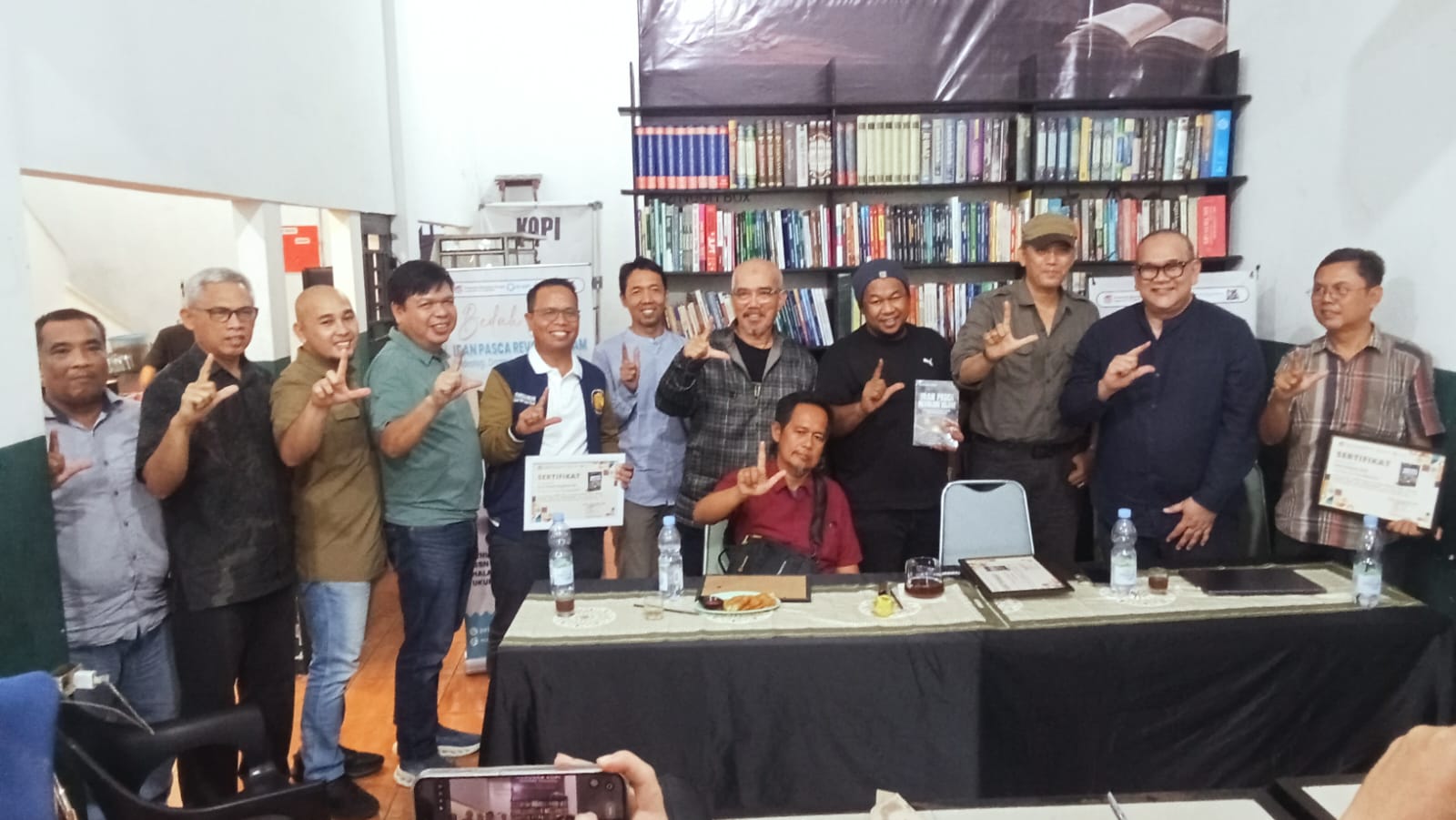 Mantan Wakil Bupati Labuhanbatu Suhari Pane S.IP Tulis Buku Berjudul Iran Pasca-Revolusi Islam