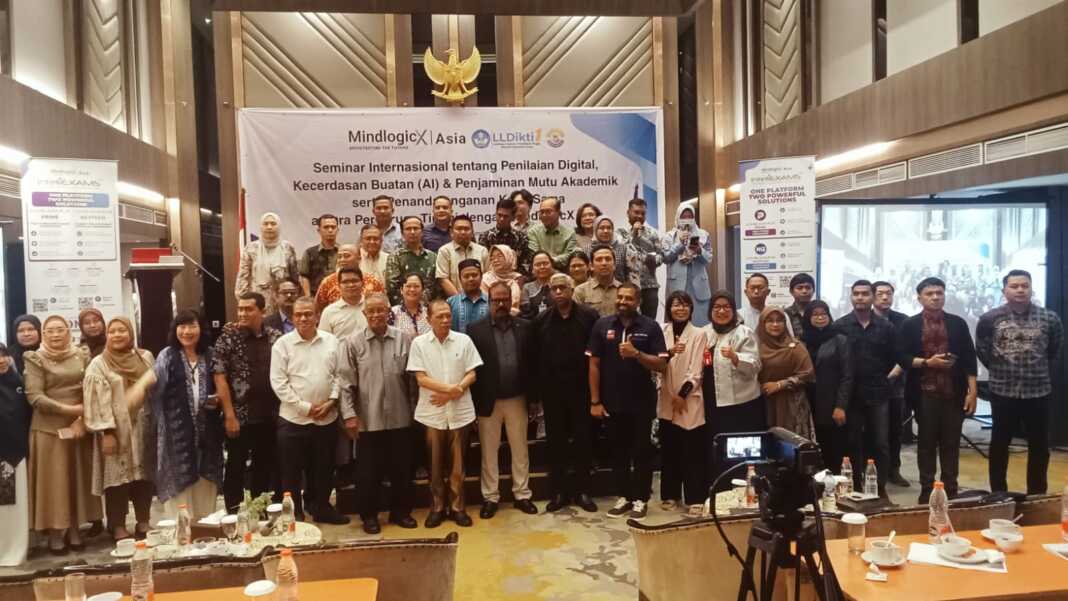 KOLABORASI: Seminar nasional kolaborasi MindlogicX Asia bersama LLDikti Wilayah I tentang penilaian digital, kecerdasan buatan dan penjaminan mutu akademik di Hotel Le Polonia Medan, Jumat (4/9). (Deddi Mulia Purba/Sumut Pos)