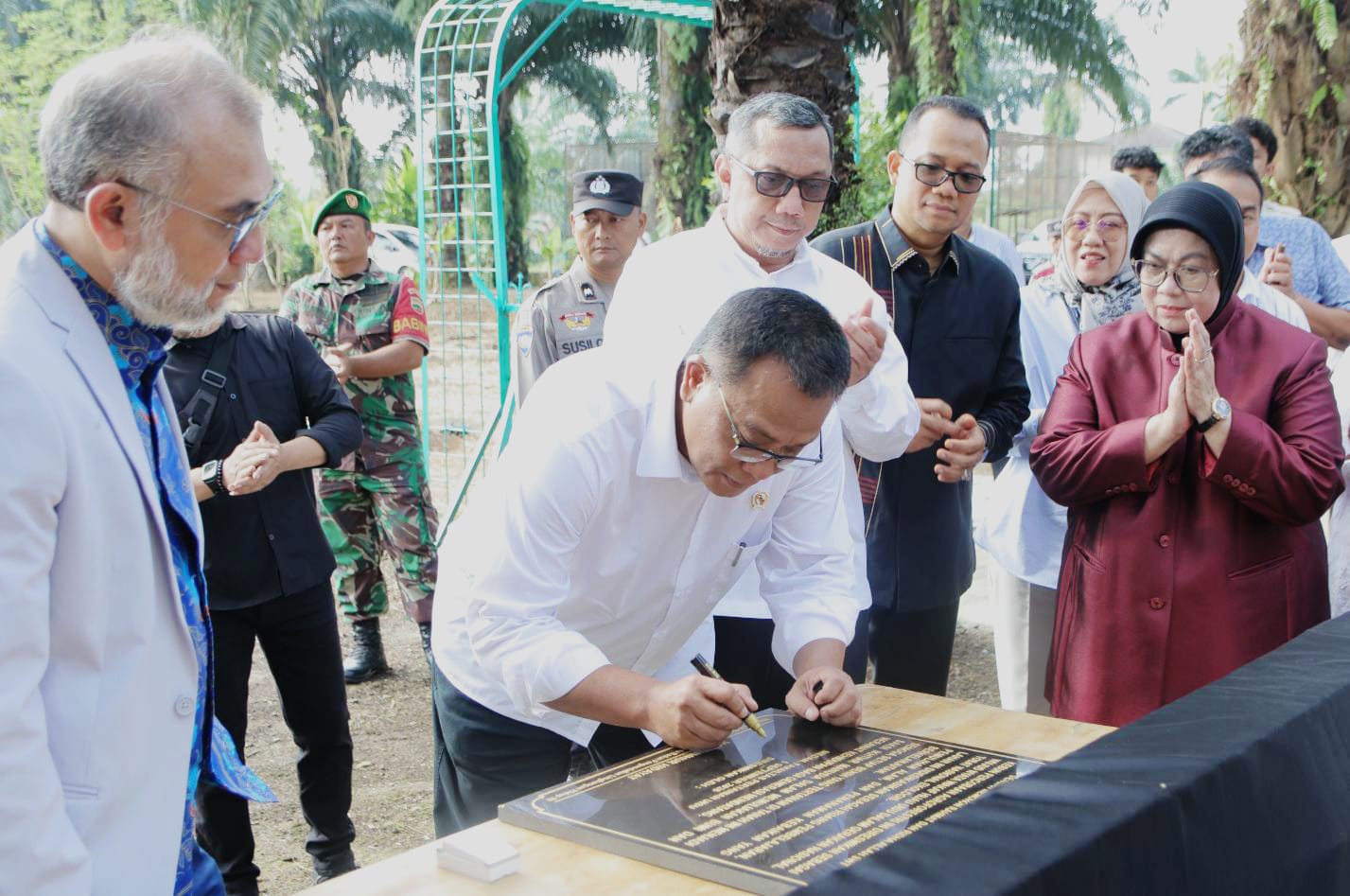 Menteri Lingkungan Hidup Canangkan Wakaf Hijau dan Tobat Ekologis Nasional di UISU
