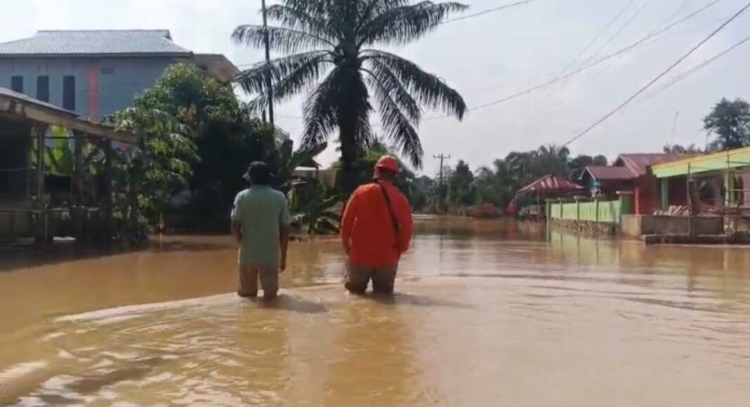 Kondisi banjir yang berangsur surut di Desa Sekoci, Kecamatan Besitang, Langkat. (Istimewa/Sumut Pos)